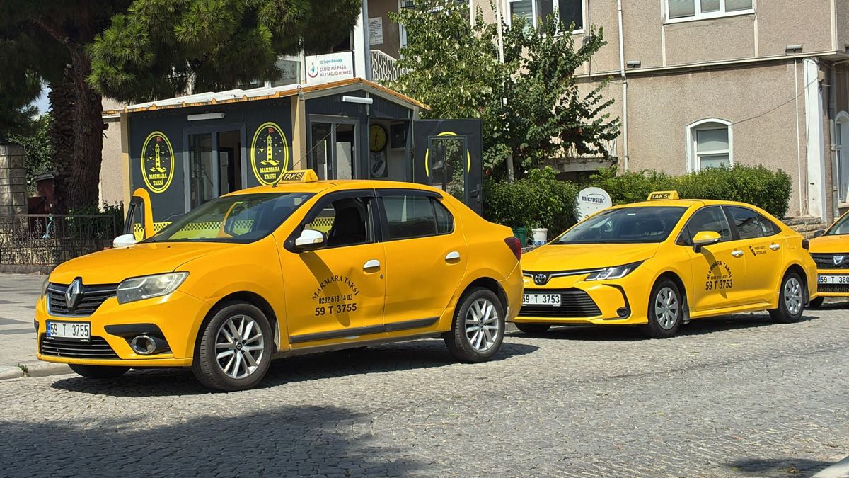 Marmaraereğlisi taksi durağımızda sıra bekleyen taksi araçlarımız